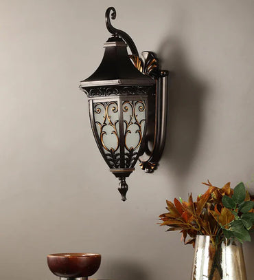 Heritage Inspired Wall Light