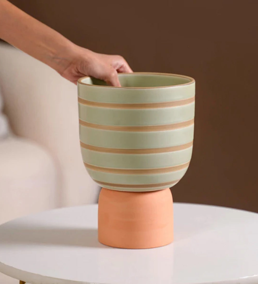 Hand-Painting Cement Pot
